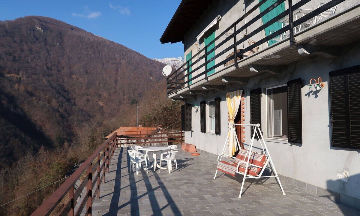 Aurano Apartment | Nice apartment for 4 people with TV, terrace and pets allowed