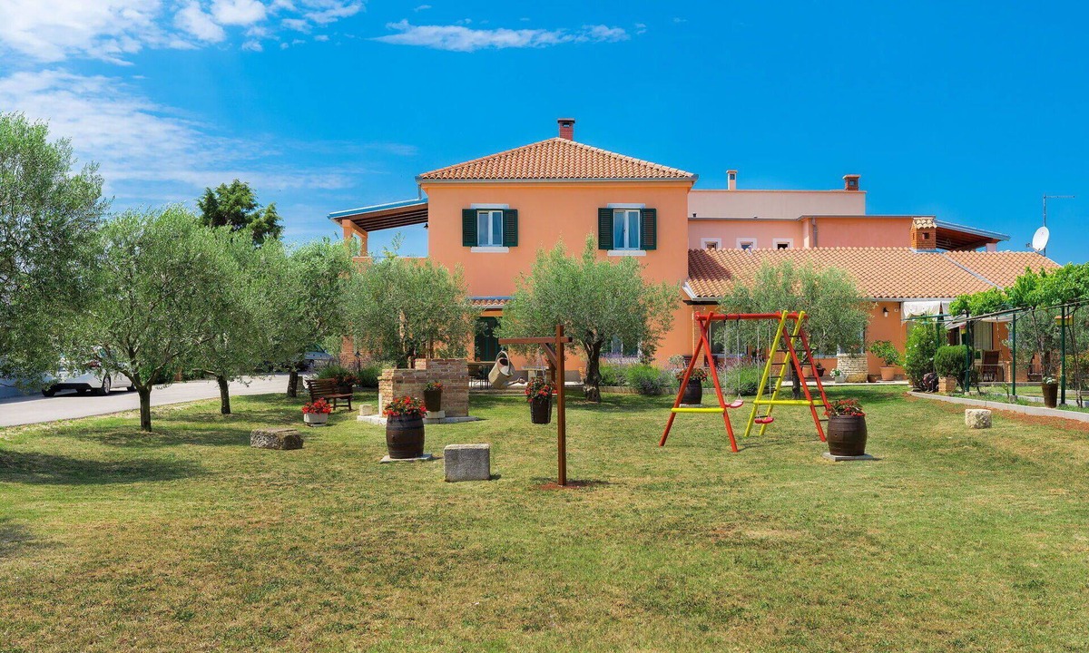 Vintijan Apartment | Nice apartment for 5 people with WIFI, A/C, TV and terrace