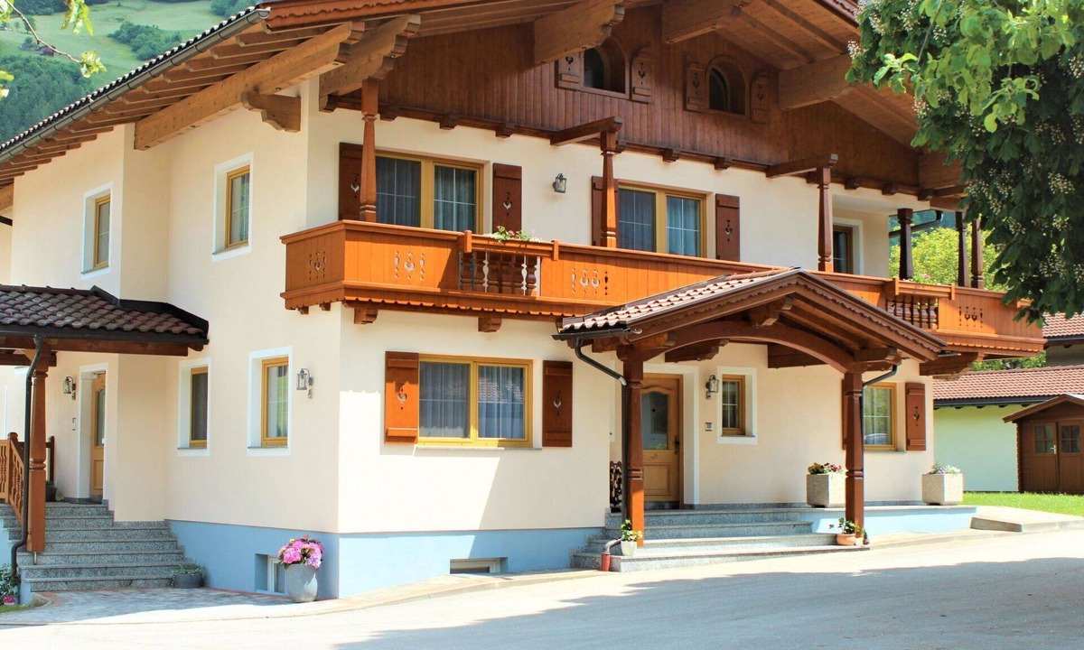 Aschau Im Zillertal Apartment | Nice apartment for 6 guests with WIFI, TV and balcony