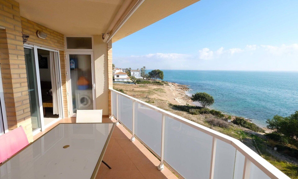 Alcanar Apartment | Nice apartment for 6 guests with pool, A/C and balcony