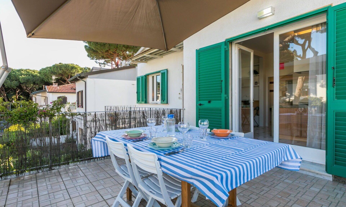 Marina di Cecina Apartment | Nice apartment for 6 people with WIFI, A/C, TV, terrace and pets allowed