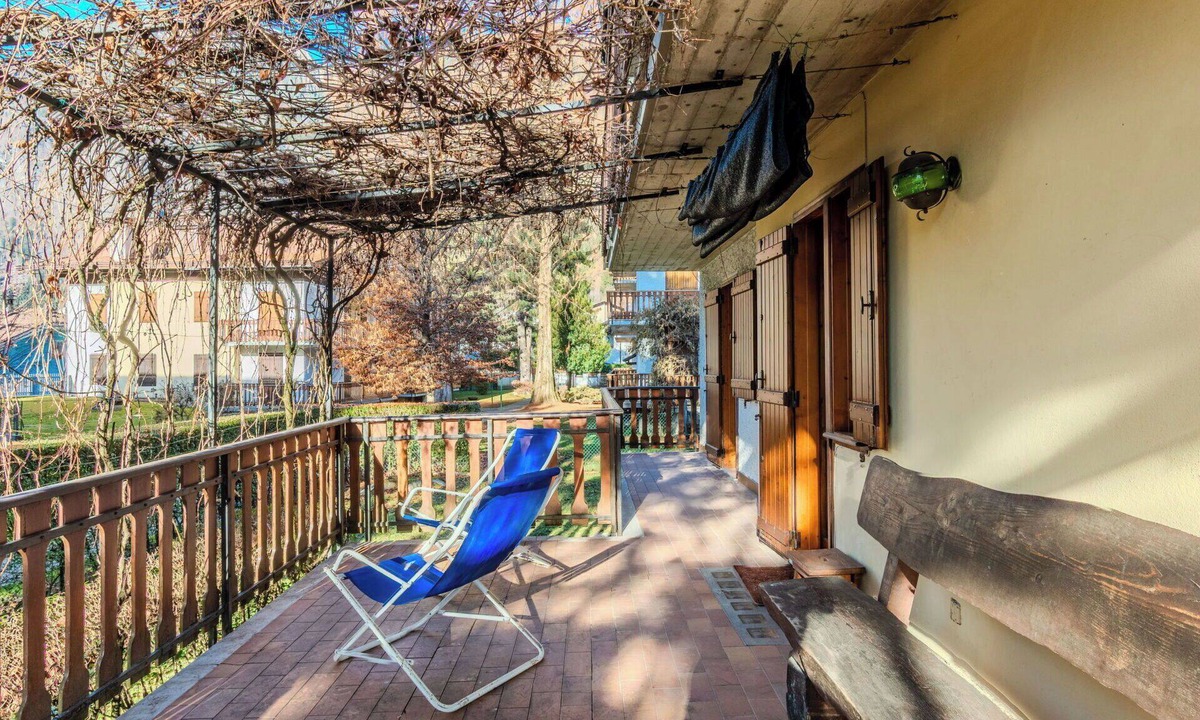 Carisolo Apartment | Nice apartment for 8 people with WIFI, TV, patio and panoramic view