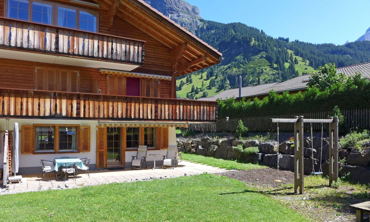 Blausee Apartment | Nice apartment for 6 guests with WIFI, TV, terrace and panoramic view