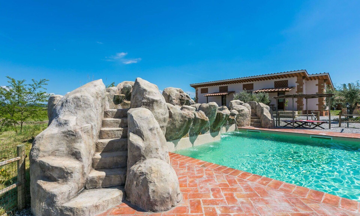 Guardistallo Apartment | Nice apartment for 4 people with A/C, pool, WIFI, patio and pets allowed