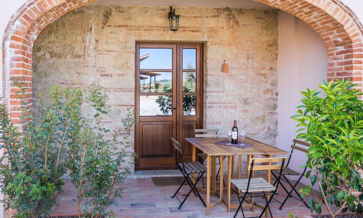 Guardistallo Apartment | Nice apartment for 4 people with WIFI, A/C, pool, TV, pets allowed and panoramic view
