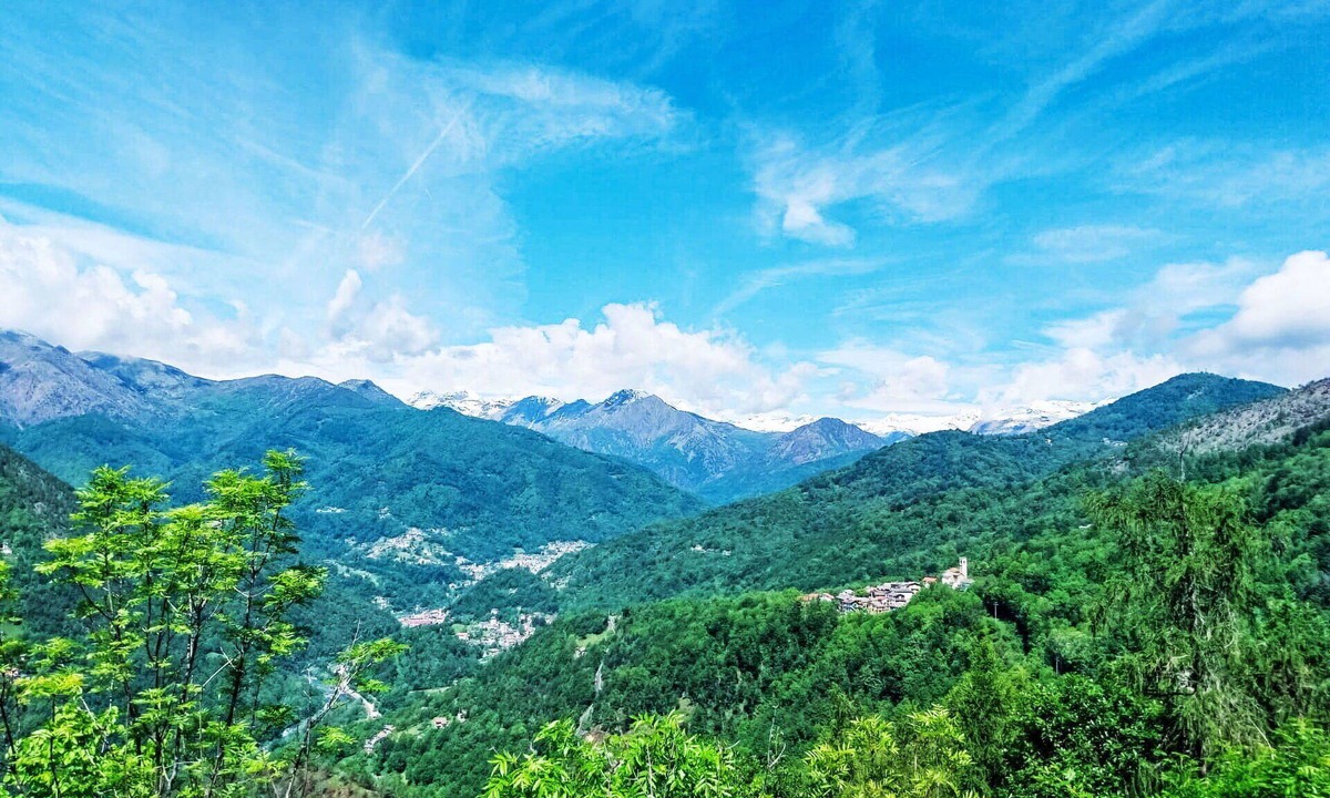 Pessinetto Apartment | Nice apartment for 6 people with WIFI, hot tub, balcony, pets allowed and panoramic view