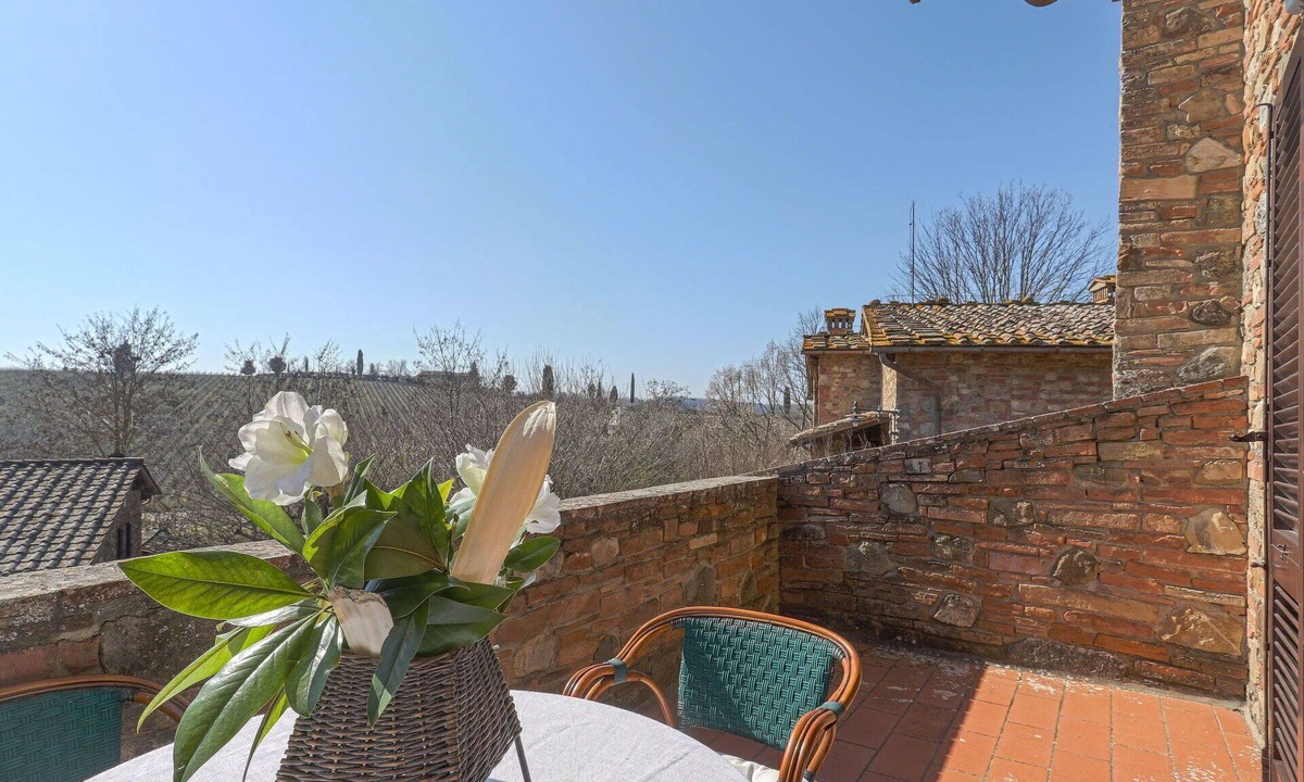 Poggiarello Apartment | Nice apartment for 4 people with WIFI, TV, patio, pets allowed, panoramic view and parking
