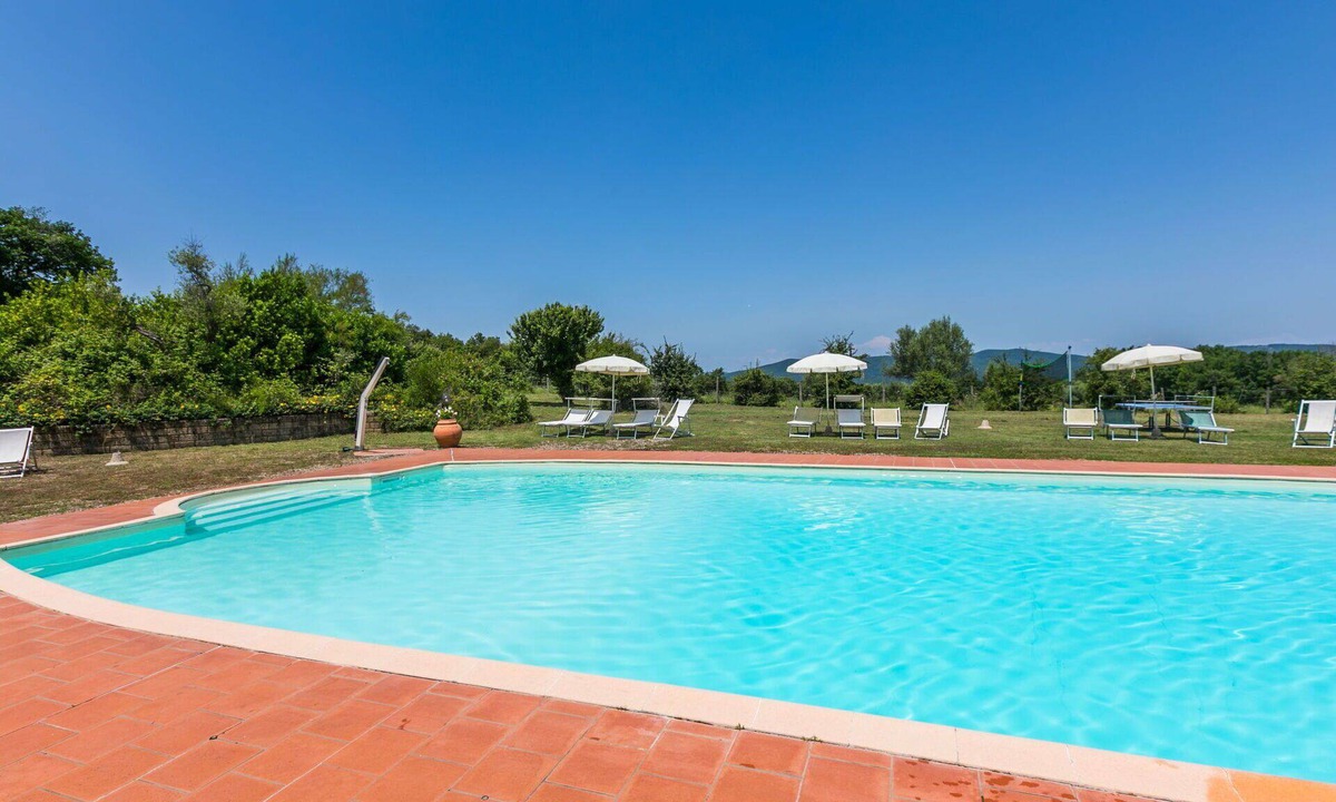 Castelnuovo di Val di Cecina Villa | Nice apartment in villa for 4 people with pool, WIFI, TV, patio and pets allowed