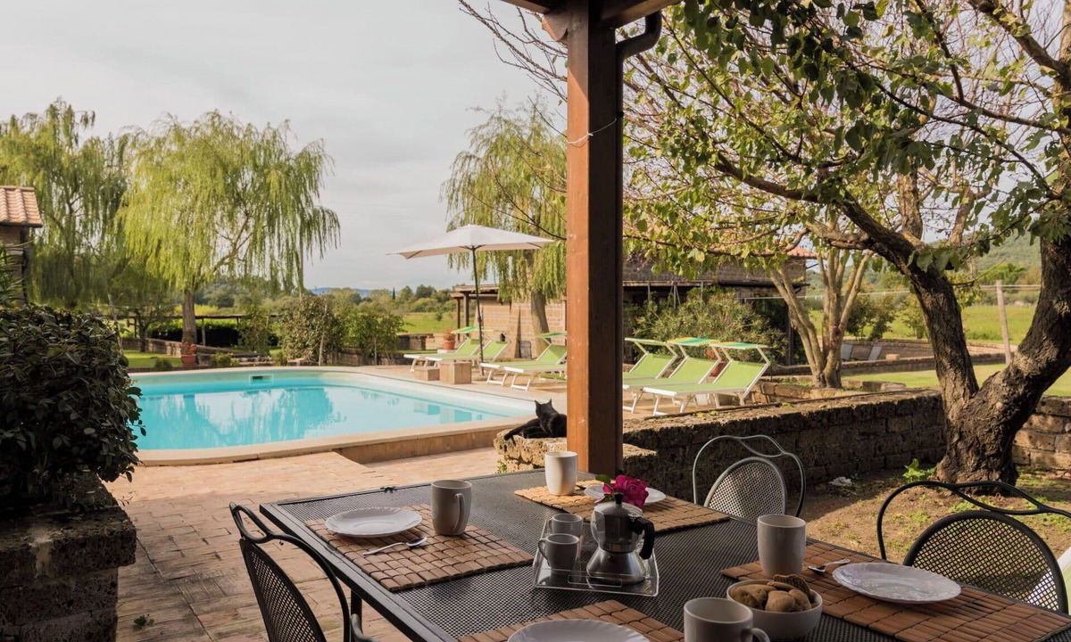 Montefiascone Villa | Nice apartment in villa with pool, WIFI, hot tub, TV, patio, pets allowed and panoramic view