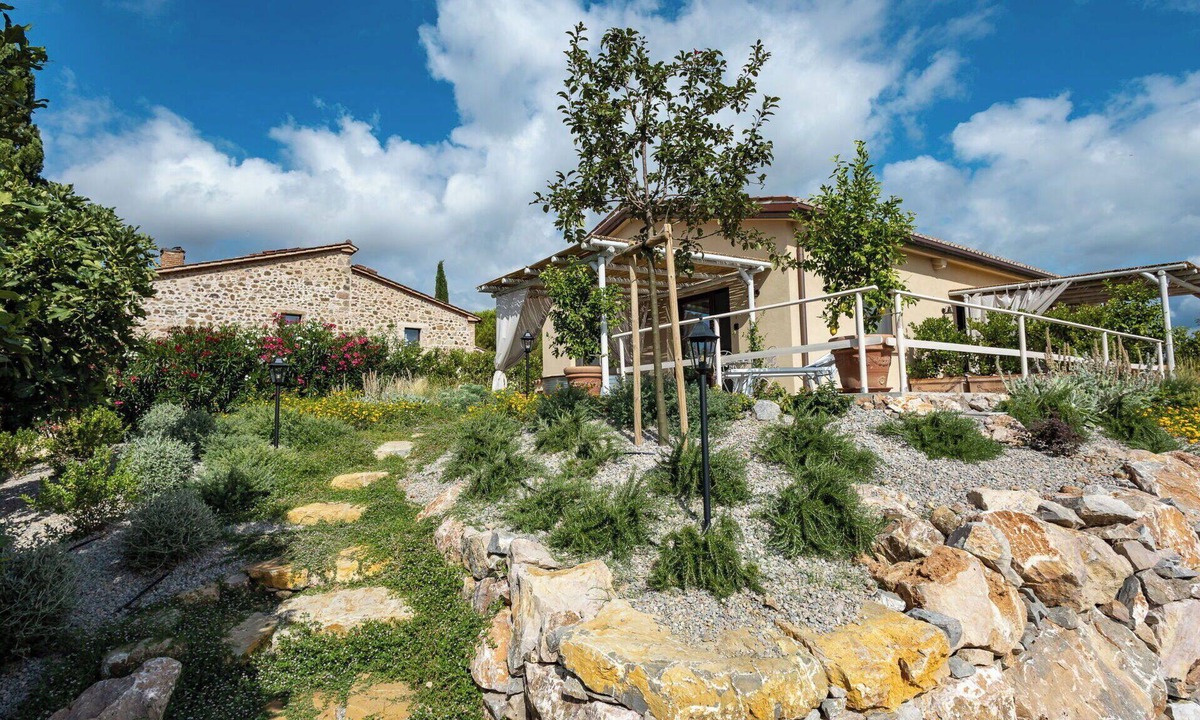 Roccastrada House | Nice apartment in villa for 2 people with WIFI, A/C, private pool, TV, terrace and panoramic view