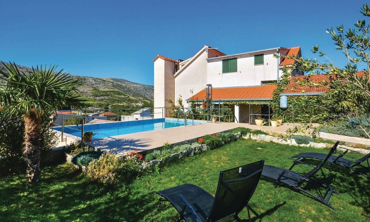 Srinjine Apartment | Nice apartment in Srinjine