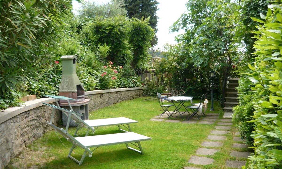 Gavignano Villa | Nice apartment in villa for 2 guests with A/C, pool, WIFI, TV and patio, close to San Gimignano