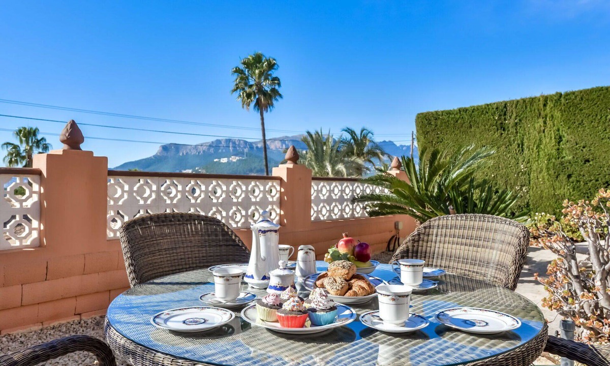 La Empedrola House | Nice apartment in villa for 6 people with WIFI, pool, TV and terrace