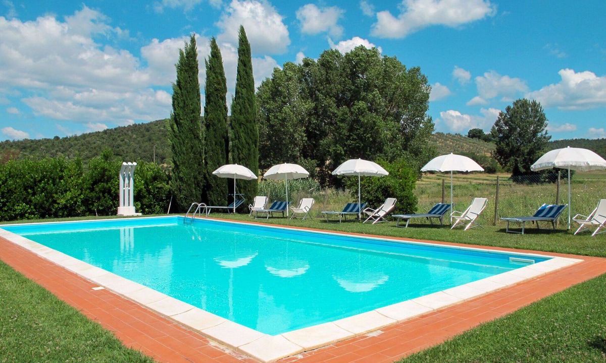 Massa Marittima Apartment | Nice apartment for 4 people with WIFI, pool, TV and patio