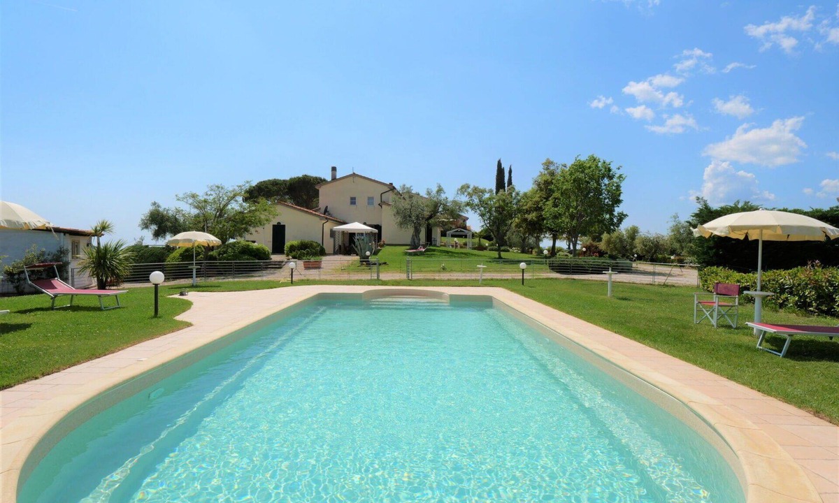 Massa Marittima Villa | Nice apartment in villa for 4 people with pool, WIFI, TV, terrace and pets allowed