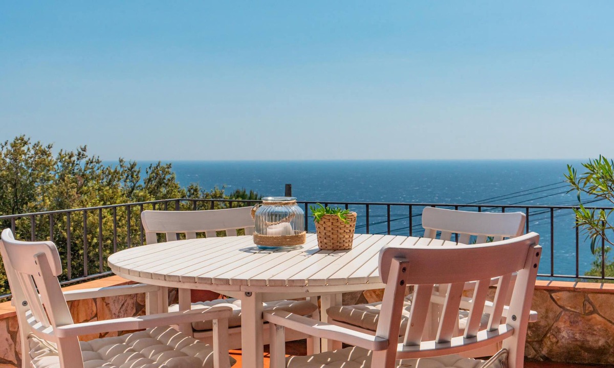 Aiguablava Apartment | Nice apartment with magnific sea views and pool.