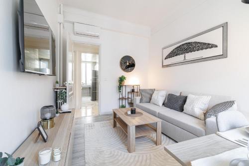 Vernier Apartment | Nice Apt - City Center, Wifi, AC, 2-6 Pers