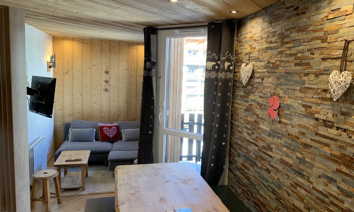 Venosc Apartment | Nice apt on high floor with lift for 6 people
