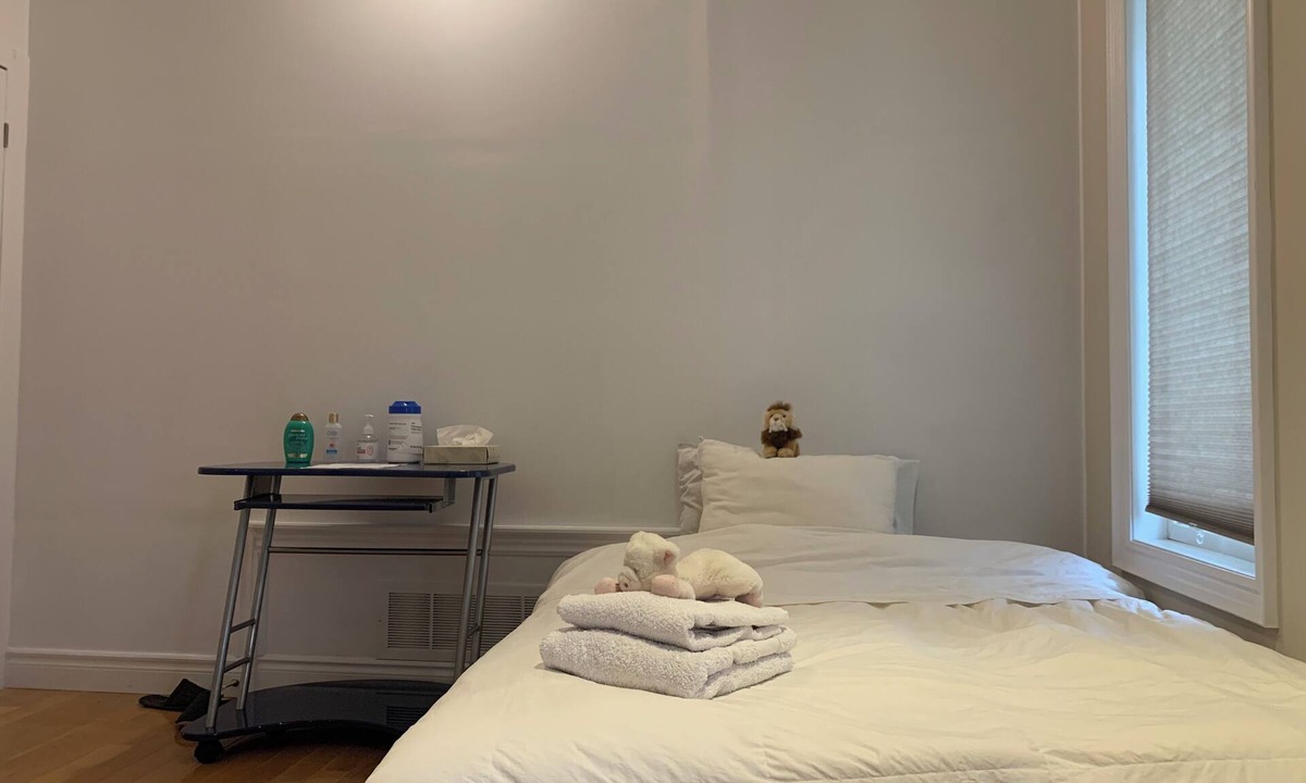 Aurora House | Nice clean Cozy new renovated basement apartment with separate entrance