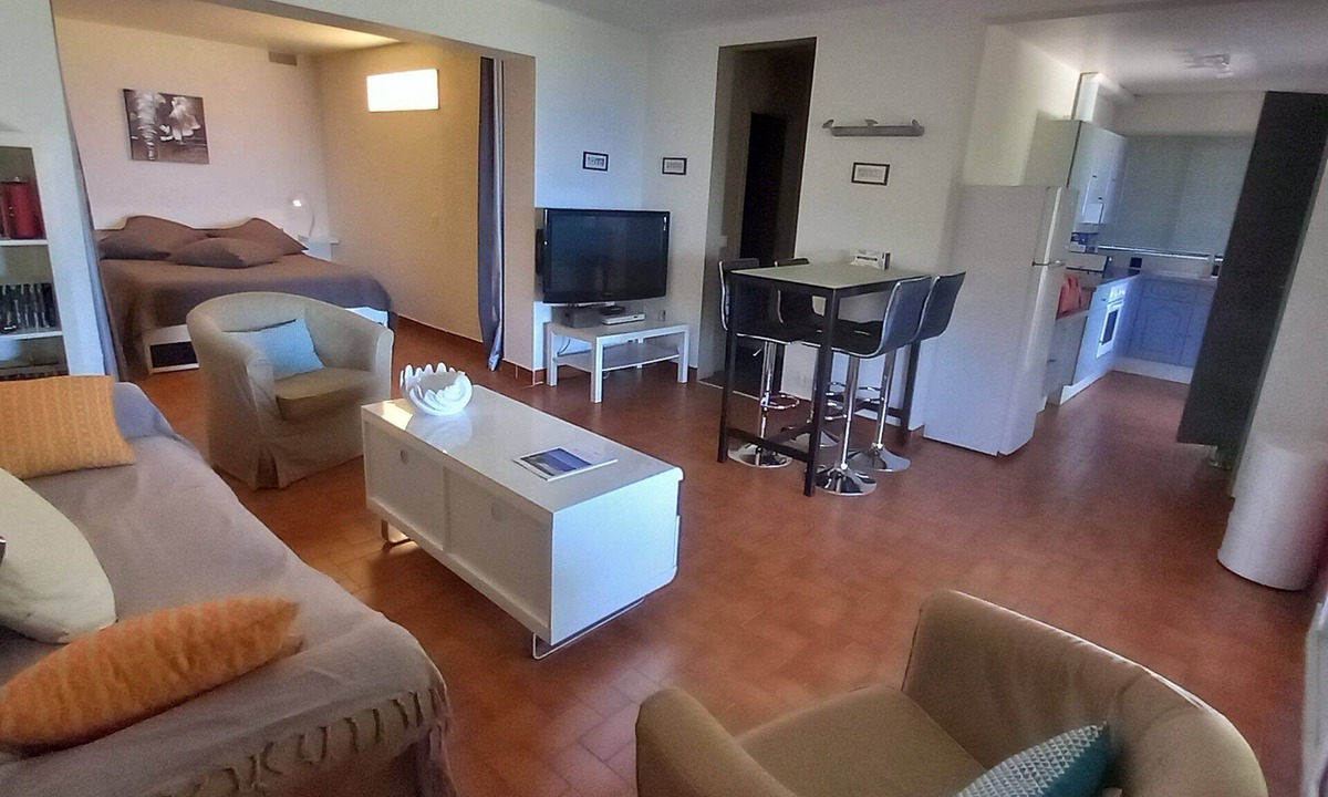 Cavalaire-sur-Mer Apartment | Nice flat 53m² air-cond garden WIFI swimmig pool tennis private pkg sea view