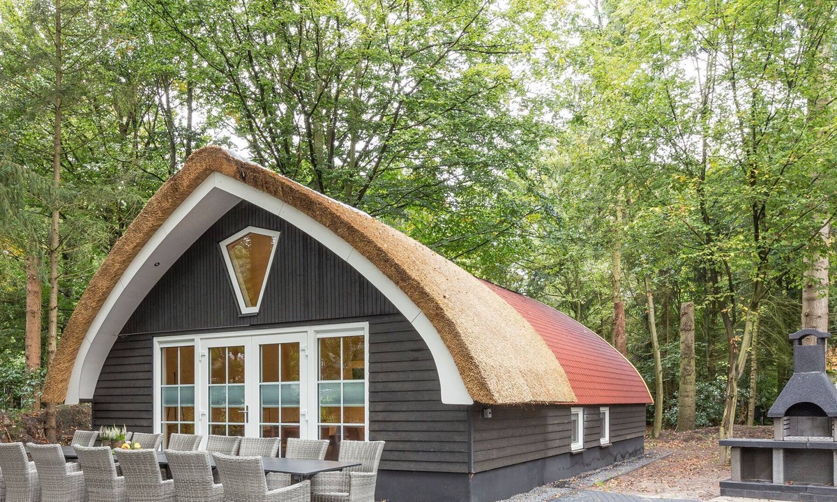 De Bult Villa | Nice group accommodation with BBQ in Overijssel