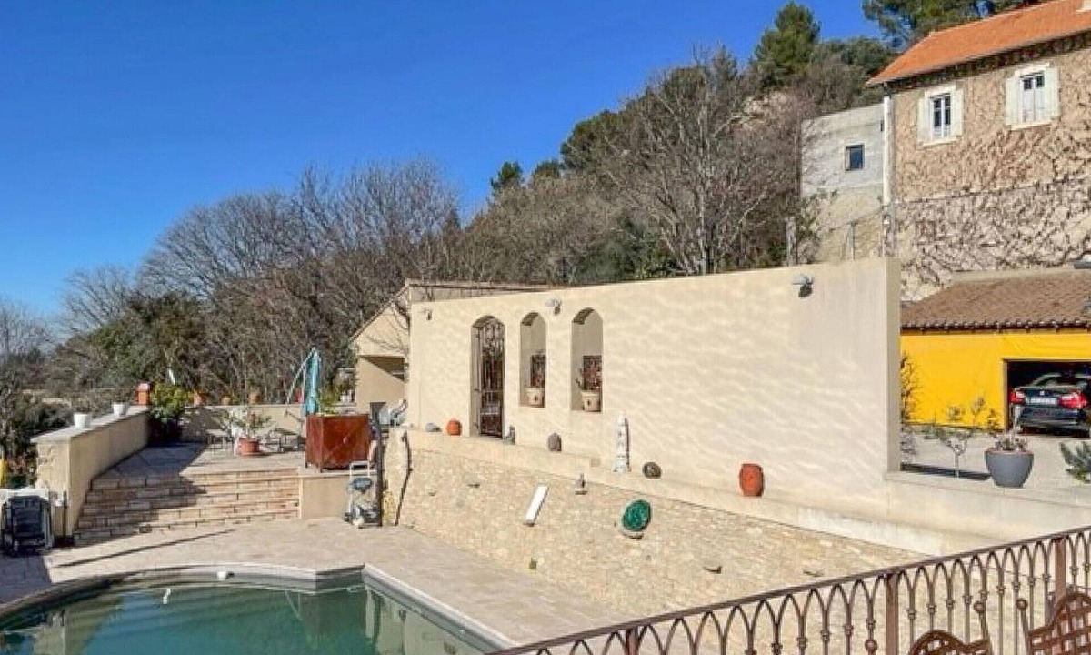 La Roque-sur-Pernes House | Nice home in La Roque-sur-Pernes