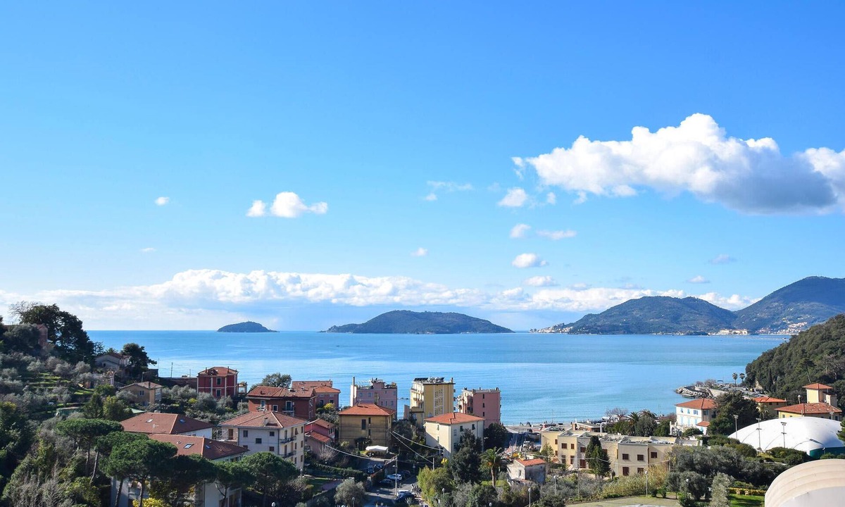 Santo Stefano di Magra House | Nice home in Santo Stefano Magra with WiFi