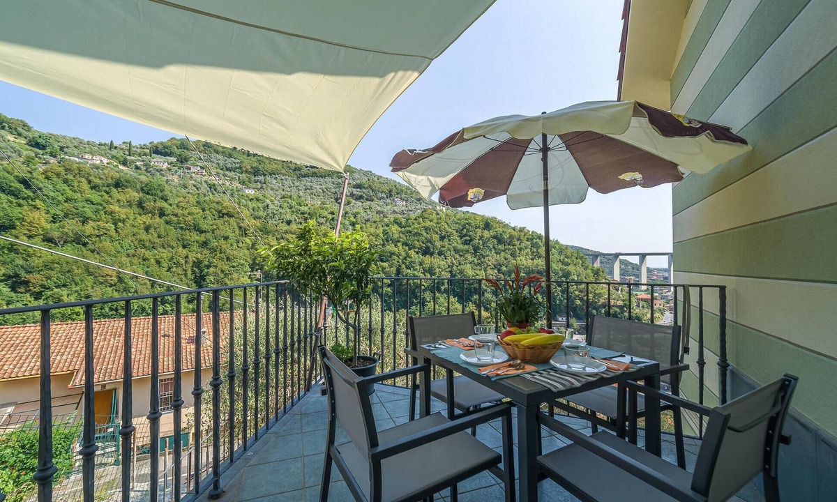 Corticella House | Nice home in Avegno with house sea view