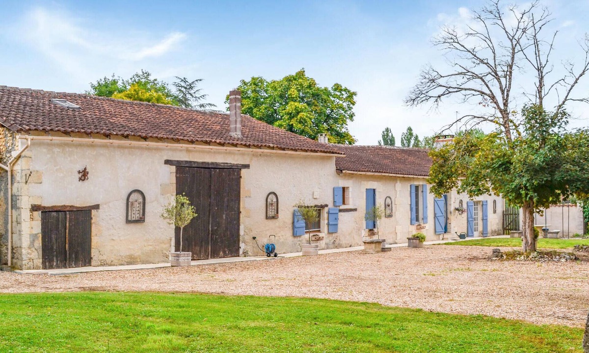 Bourg-du-Bost House | Nice home in Bourg du bost with WiFi