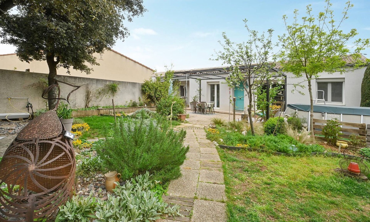 Serignan-du-Comtat House | Nice home in Serignan-du-comtat