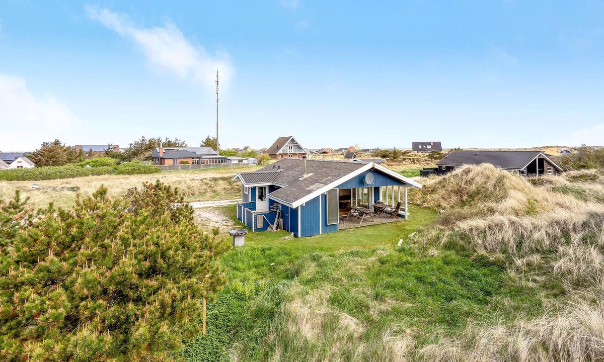 Lild Strand House | Nice home in Frøstrup with WiFi
