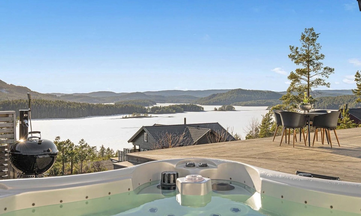 Drangedal House | Nice home in Sannidal with lake view