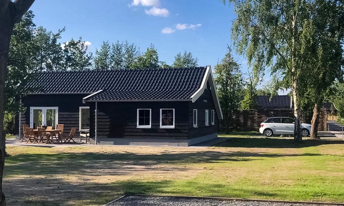 Zwanegat House | Nice home in Strijen with WiFi