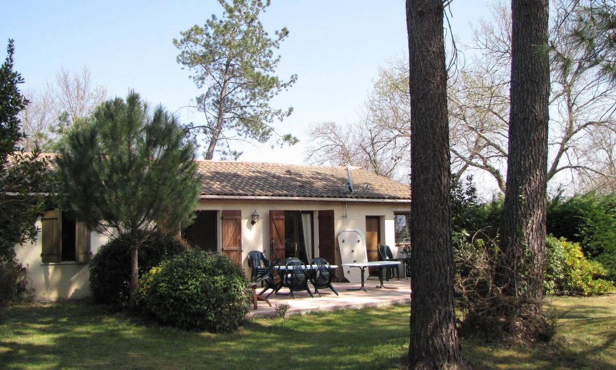 Biscarrosse House | Nice location near the lake, 12 KM to Atlantic, 4 bedrooms, with huge garden