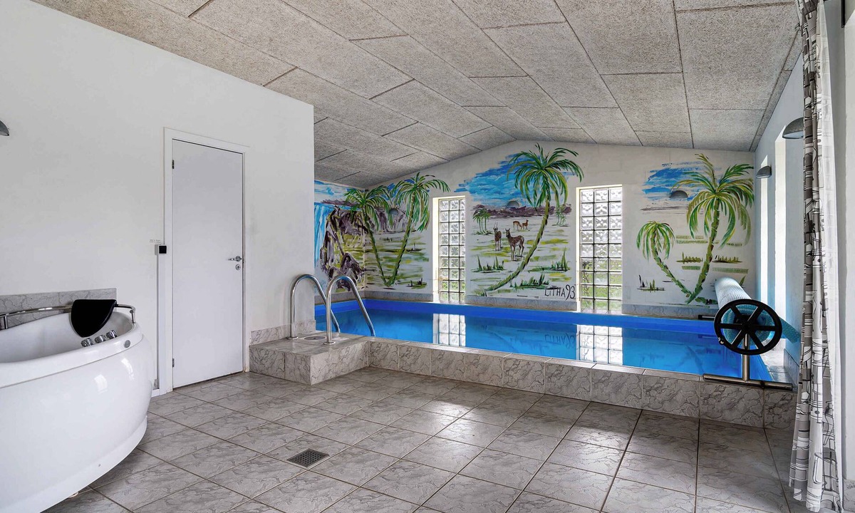 Stege House | Nice pool house on scenic Møn