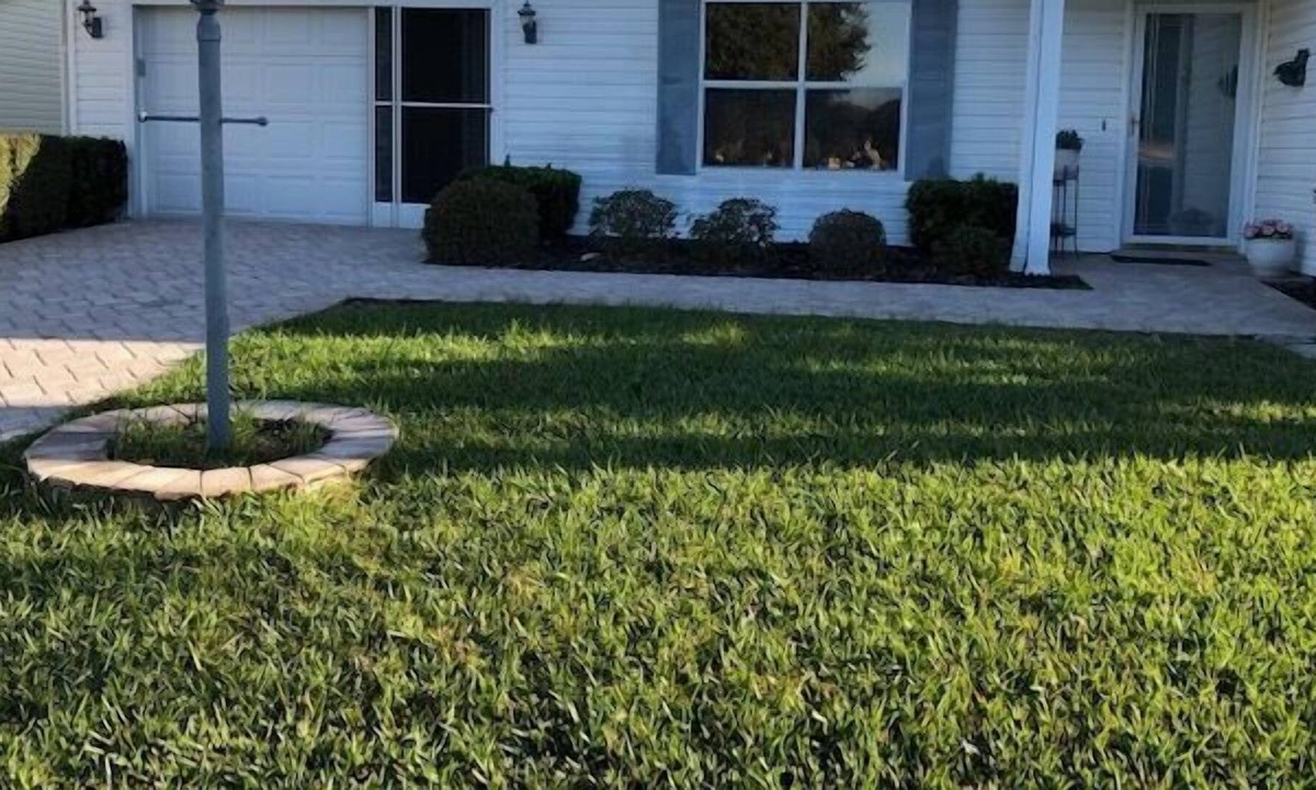 Lady Lake House | NICE RANCH HOME WITH OFFICE ELECTRIC CART CLOSE TO SPANISH SPRINGS BOOK NOW
