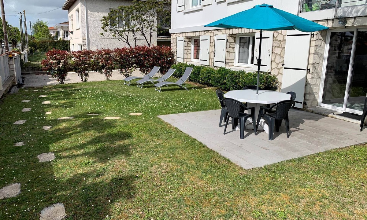Saint-Georges-de-Didonne Apartment | Nice rent with garden near the beach and city centre