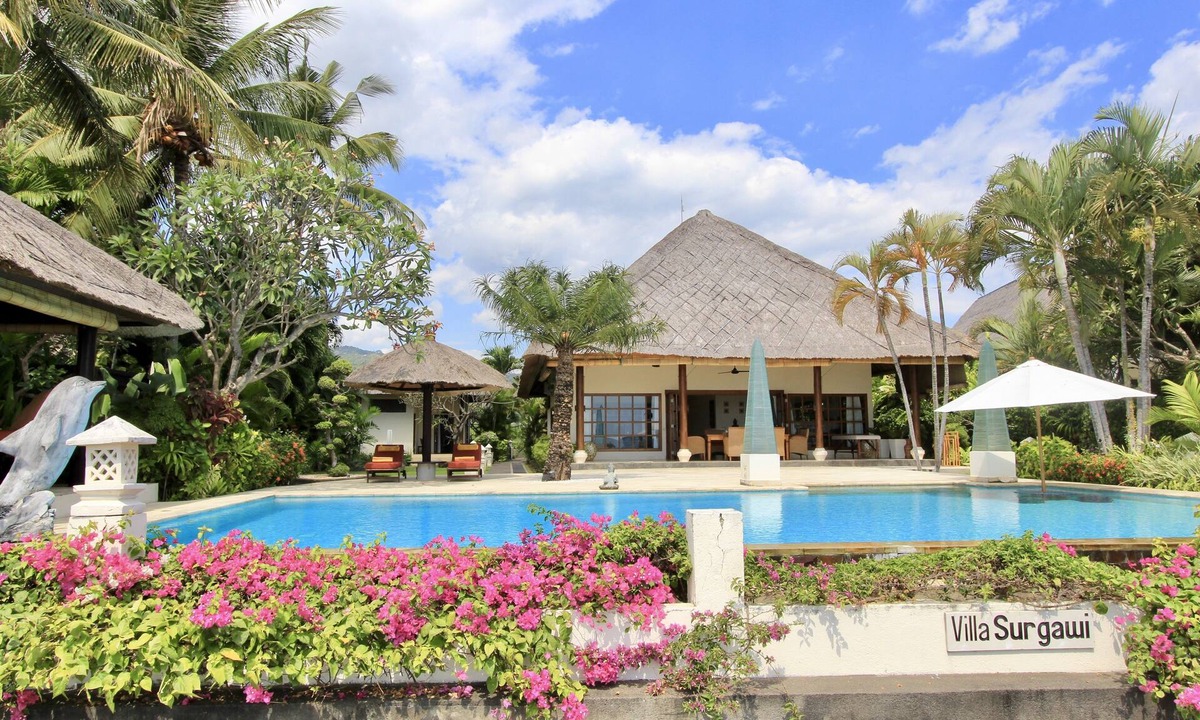 Dencarik Villa | Nice Villa direct on the beach , Lovina area , North Bali