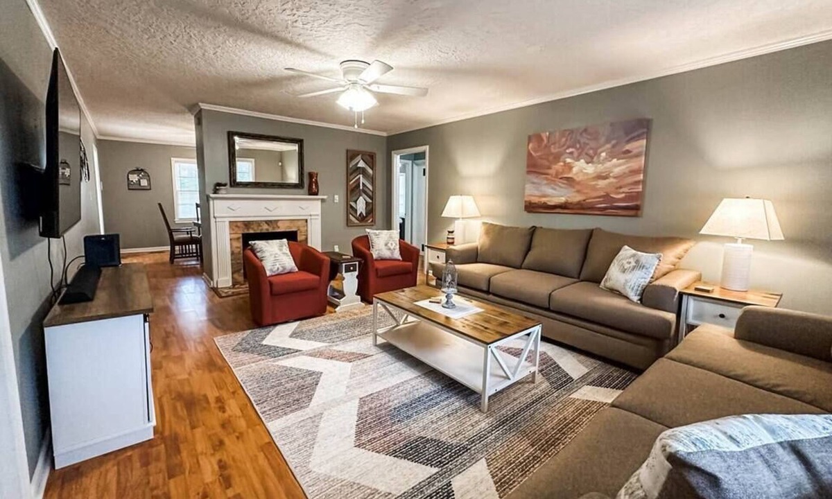Anniston House | Nichole's Nest