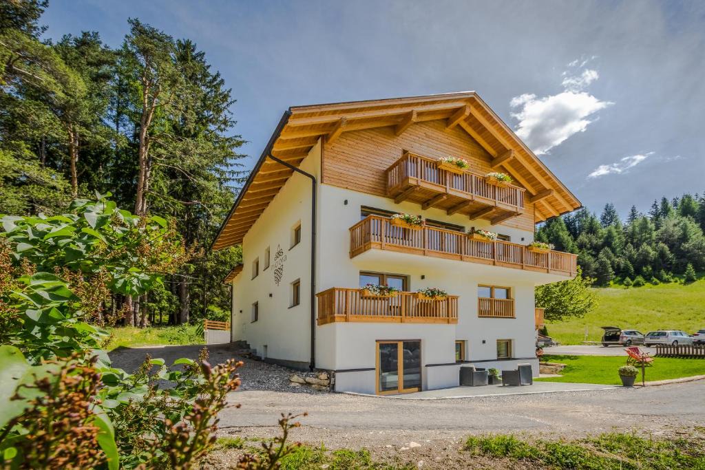 Badia Apartment | Niciora