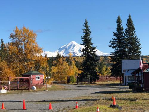 Copperville Hotel | Nicolai's Mine Camp