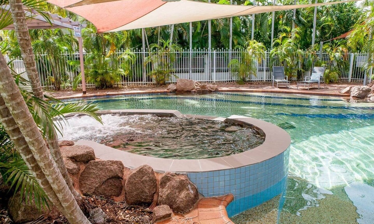 Nightcliff House | Nightcliff Foreshore Getaway - McKay Gardens