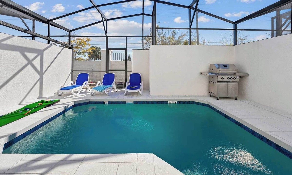 Florida Center House | Nina's Niche | Cozy Villa w/Treasure Hunt Theme BR, PVT Pool, Near Top Shopping