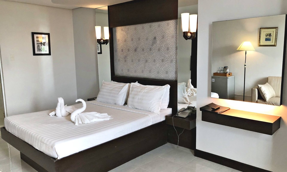 Legazpi Hotel | Ninong's Hotel