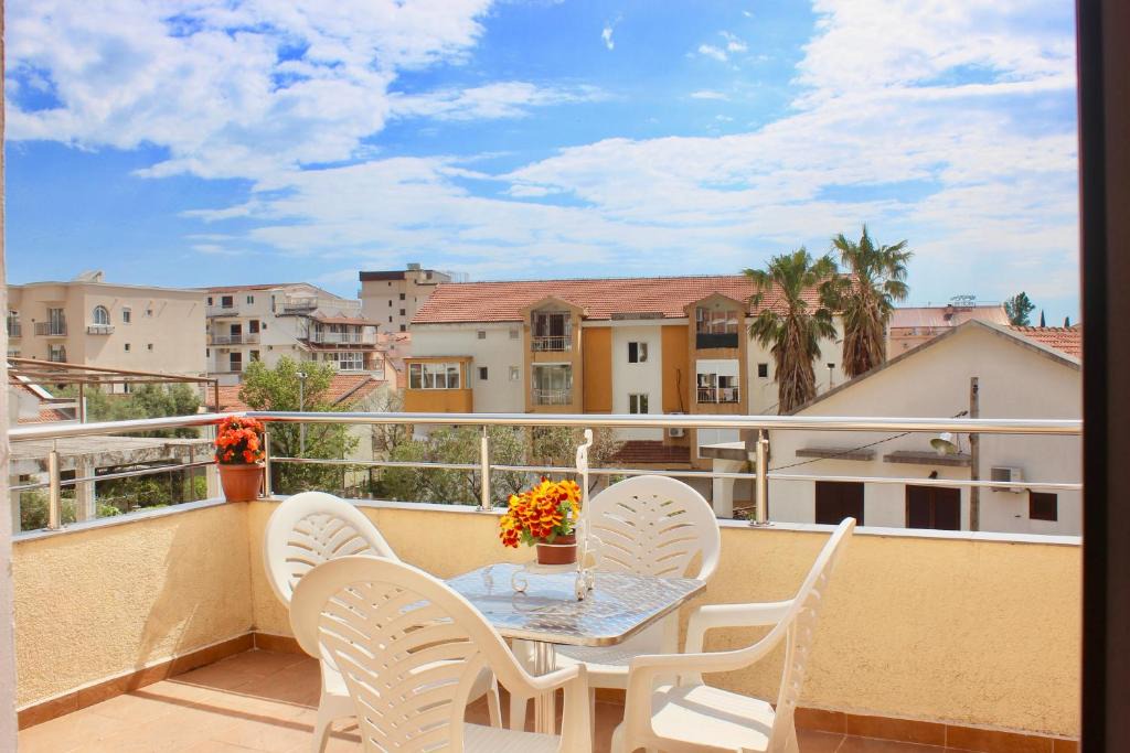 Velji Vinogradi House | Nir Apartments Budva