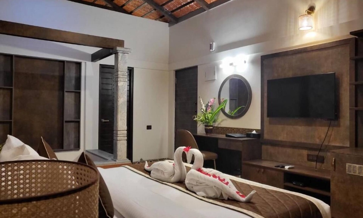 Electronics City Resort | Nirantara Resort & Spa