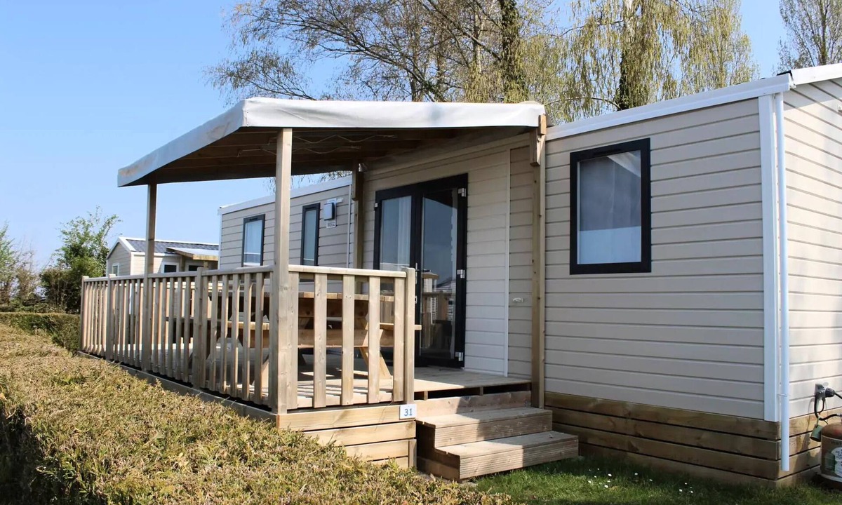 Balleroy House | Nirvana 4-Bedroom Mobile Home - 40 m² + Semi-Covered Terrace, Sleeps 8