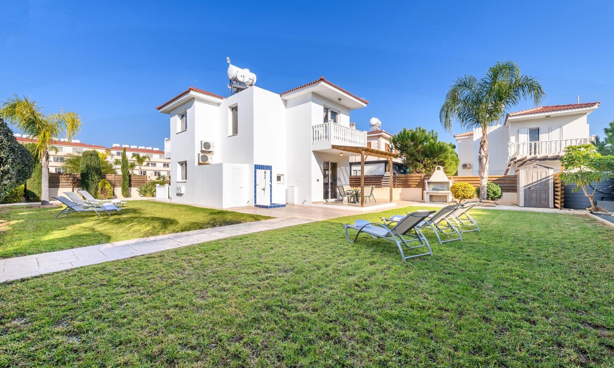 Ayia Napa Villa | Nissi Gardens Villa - 3 bedroom sunny villa with beautiful garden