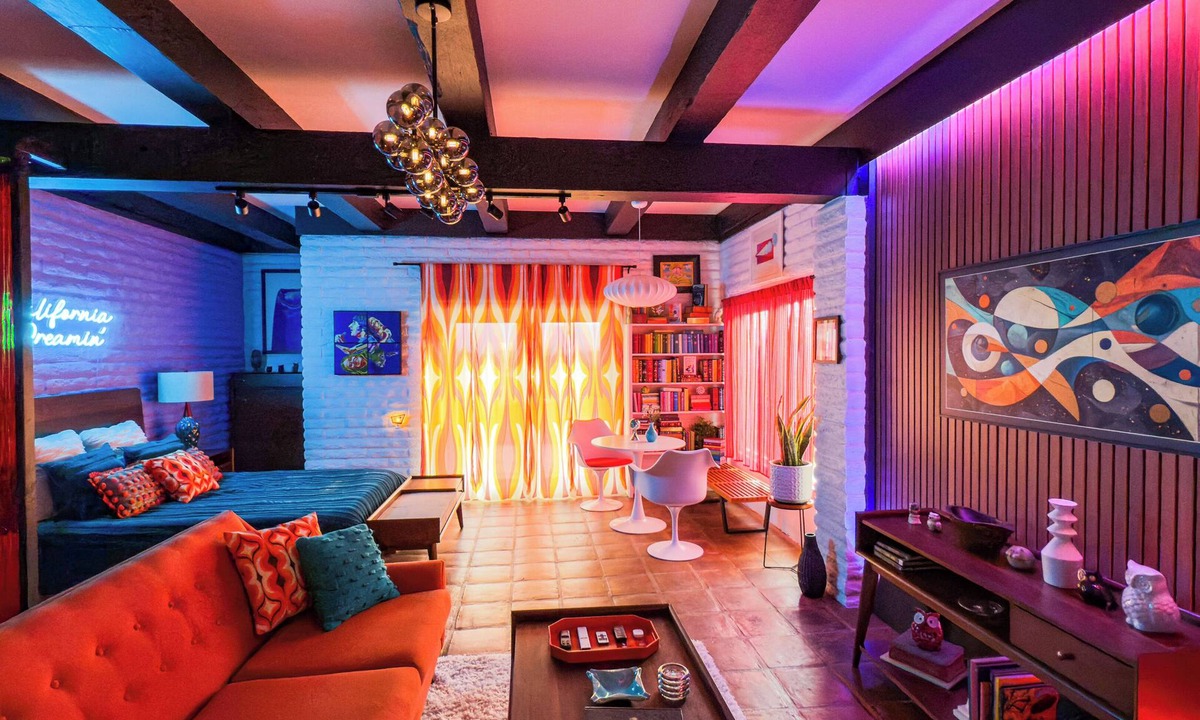 North Ridge House | Nite Owl Hideaway - Mid-Century Modern/60s/70s Themed Creative Retreat Space.