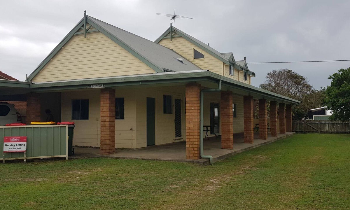 Hat Head House | No better location - opposite the creek and a short stroll to the club.